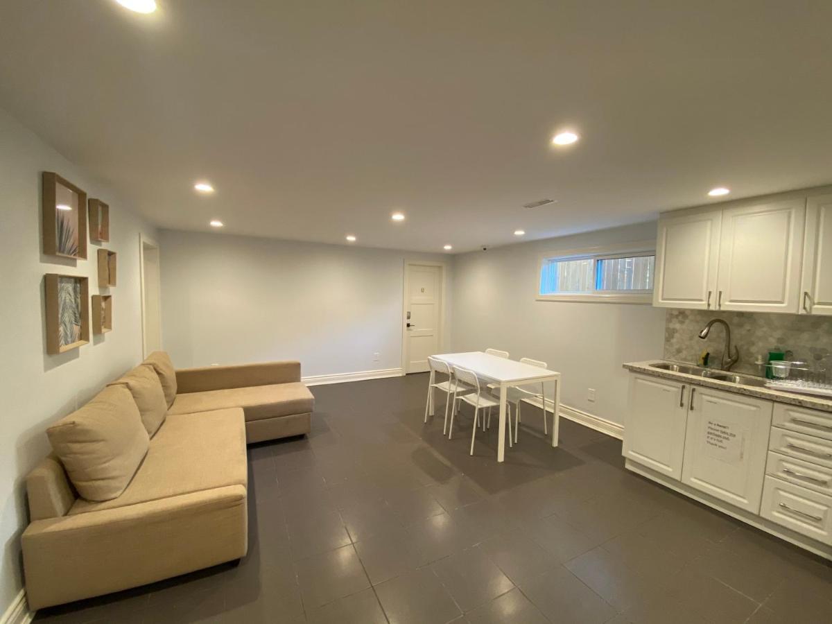 Yonge And Finch Subway !S Spacious And Modern Private Bd With Shared Bathroom Toronto Dış mekan fotoğraf